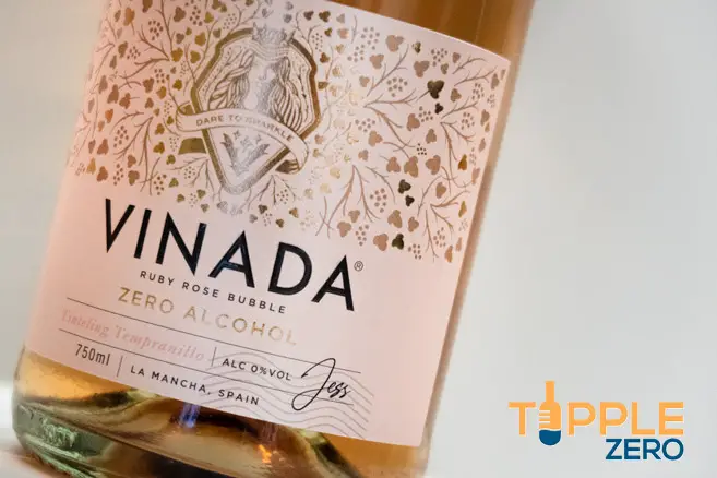 Vinada Sparkling Rose Bottle front of label close up